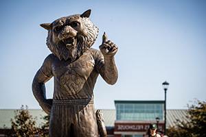 bobby-bearcat-statue-dedication-fall2022-la-227.jpg